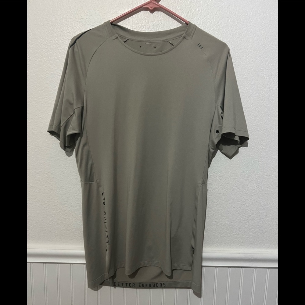 Mens XS Lululemon Shirt